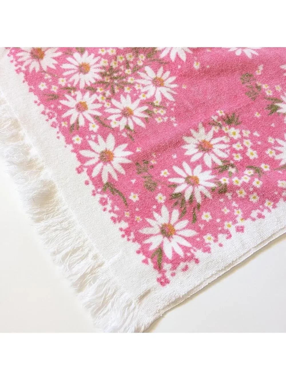 Vintage Martex Bath Towel Set with Pink & White Daisy Pattern